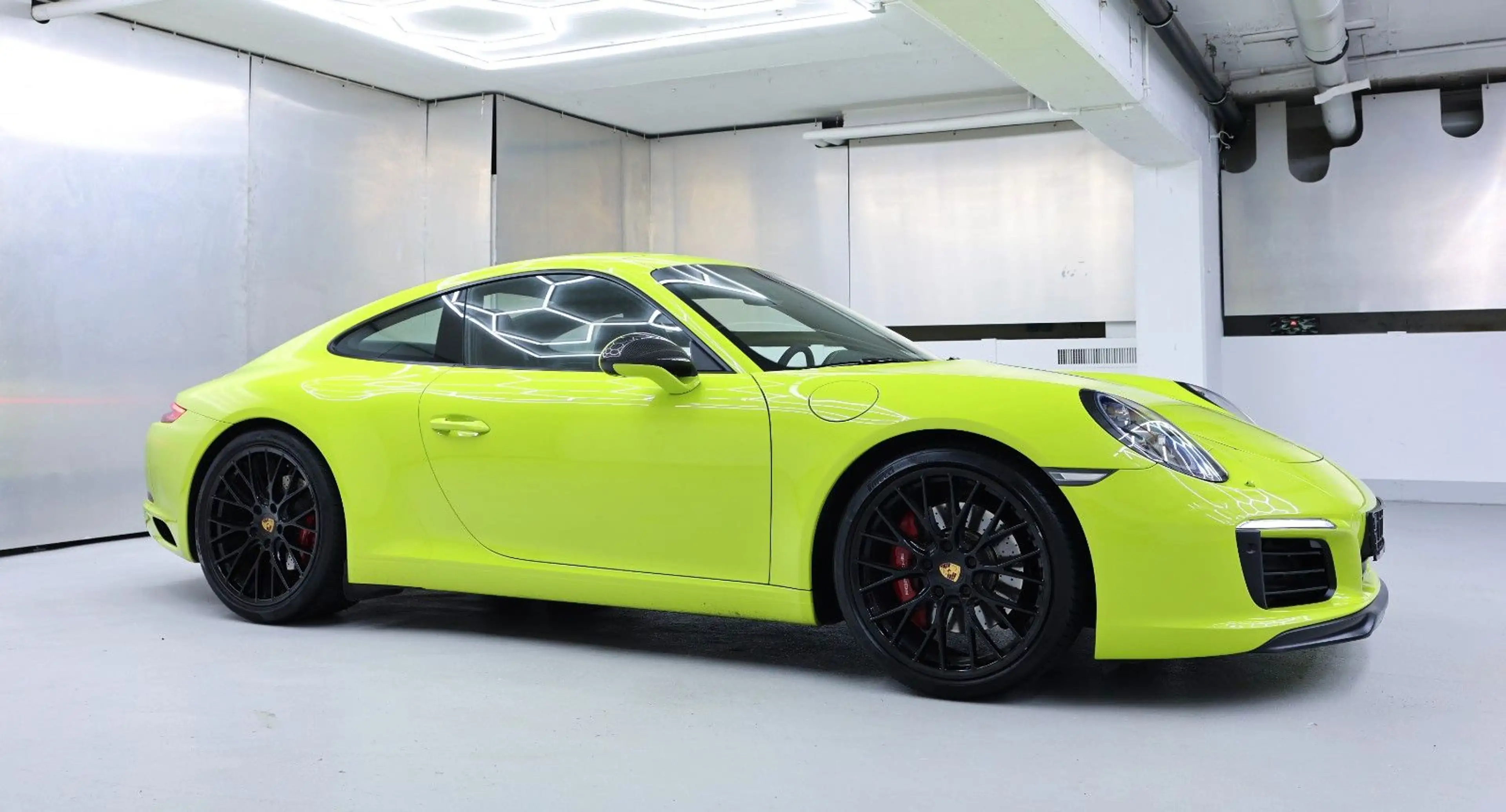 Porsche 991 Carrera S PTS Lichtgrün Lift Vollausstattung — photo 4