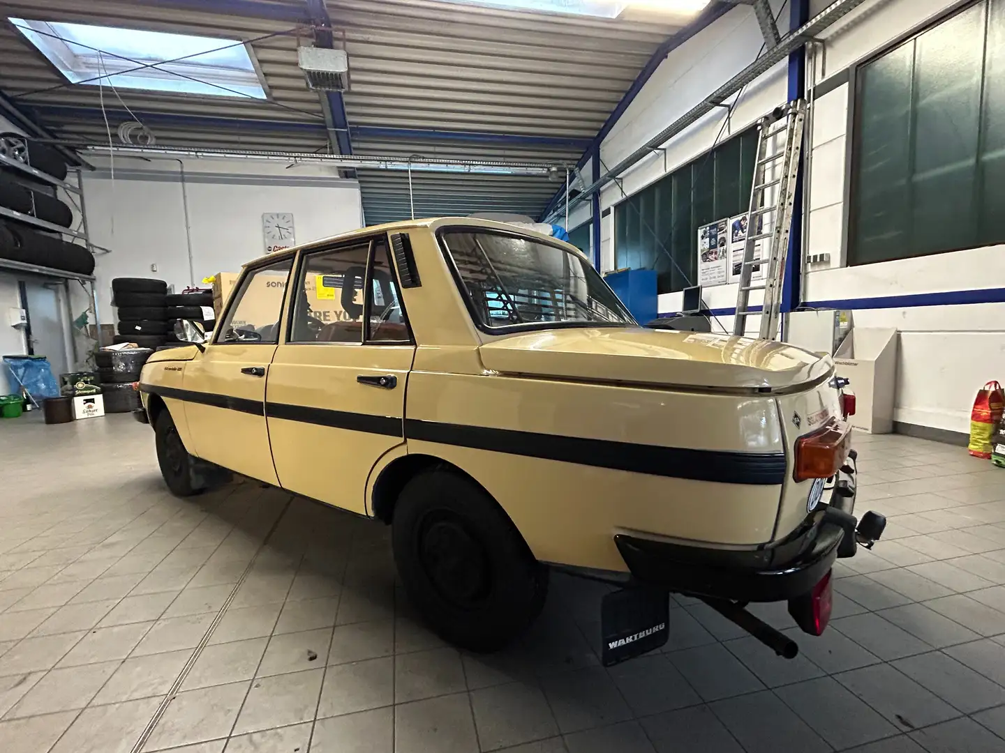 Wartburg 353 Beige - 2