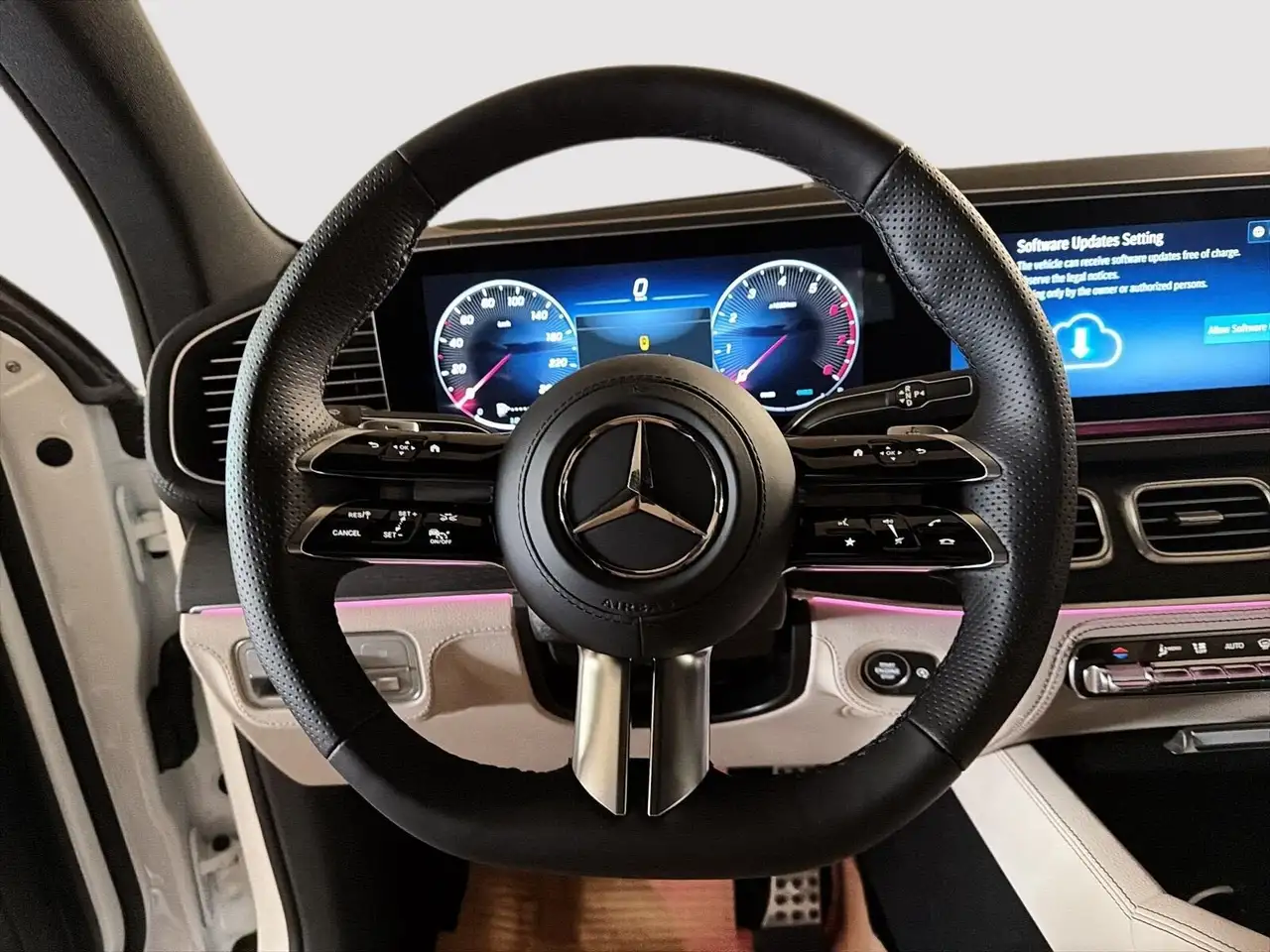 Mercedes-Benz GLS снимка Mercedes-Benz GLS