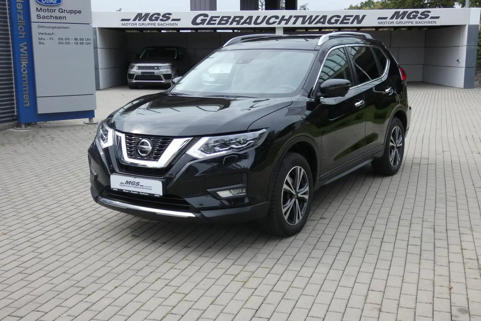 Nissan X-Trail 1.3 "N-Connecta" #LED #NAVI #PANO #DCT Schwarz - 2