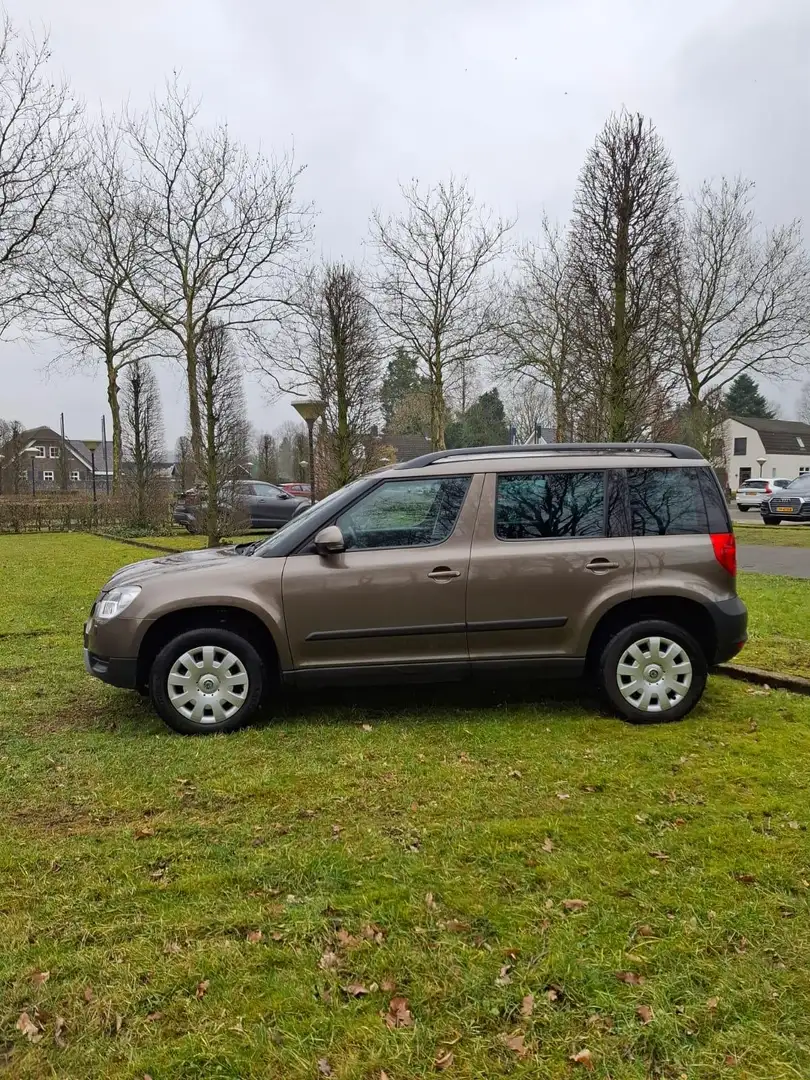 Skoda Yeti 1.2 TSI Sprint Marrón - 2