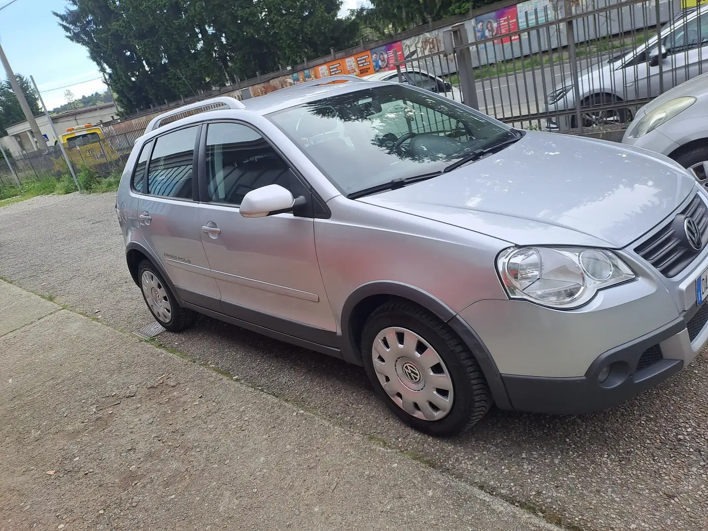 Volkswagen Polo 1.4 tdi X Air berlina GROSS POLO Plateado - 2