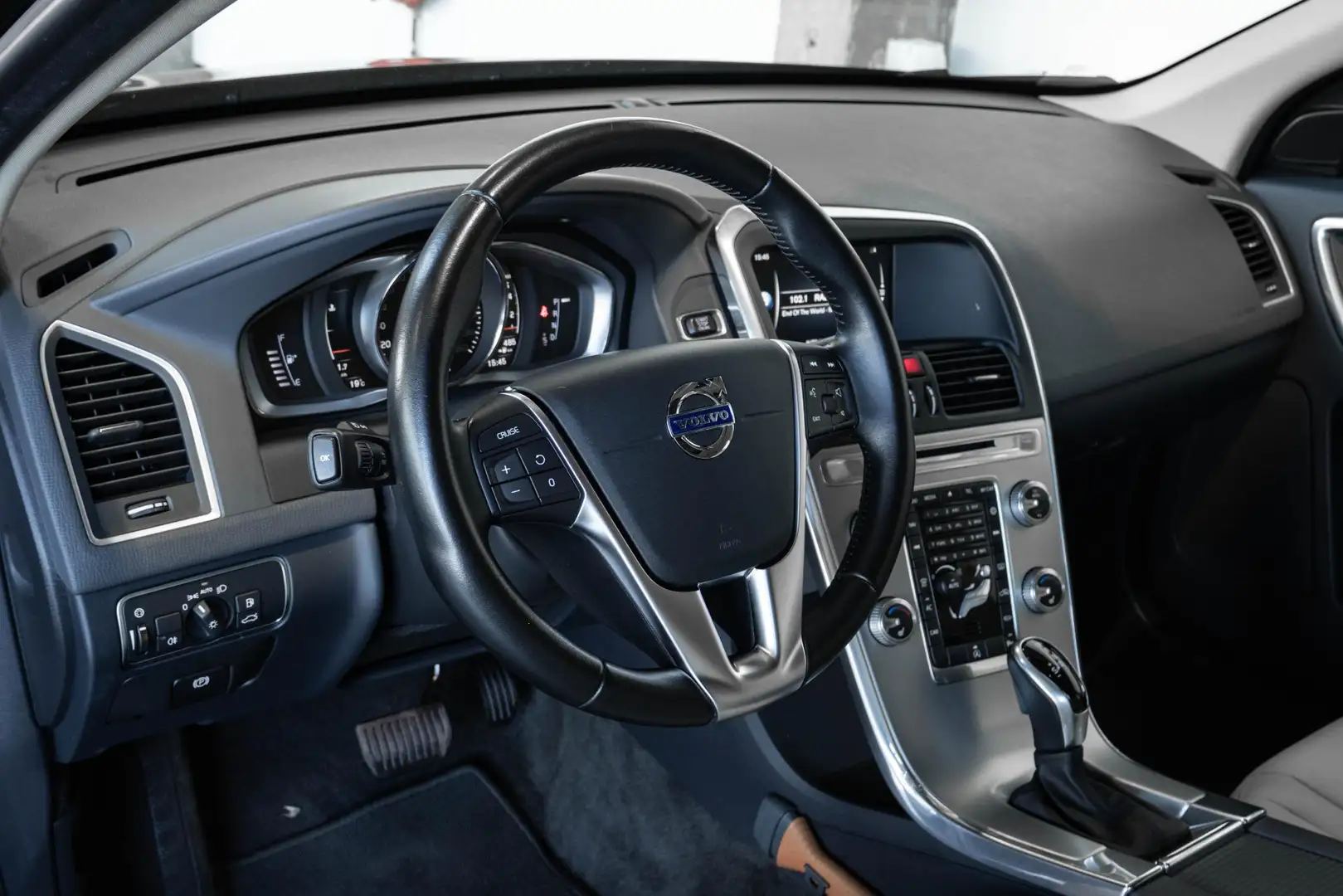 Volvo XC60 T5 Automaat FWD Polar+ | Dealeronderhouden | 2de e Noir - 2