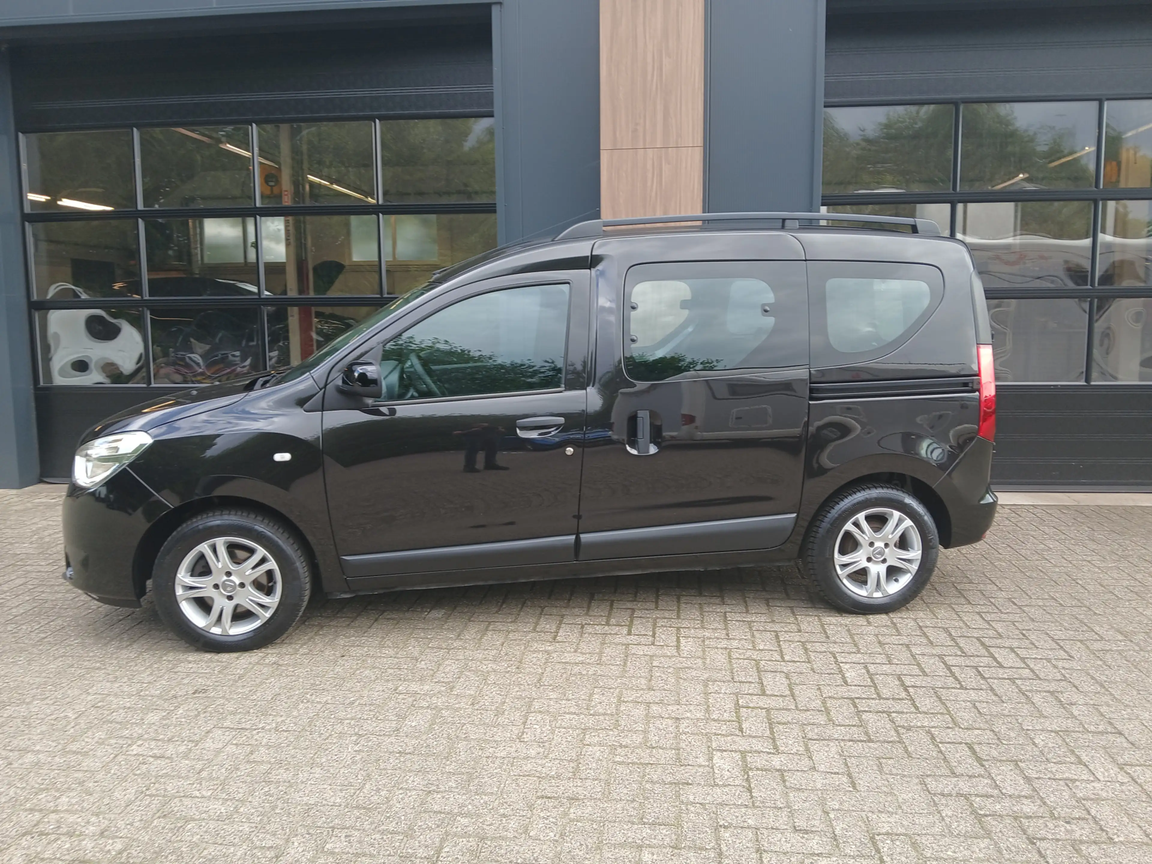 Dacia Dokker 1.3 TCe Ambiance / trekhaak / all season / navigat — photo 3