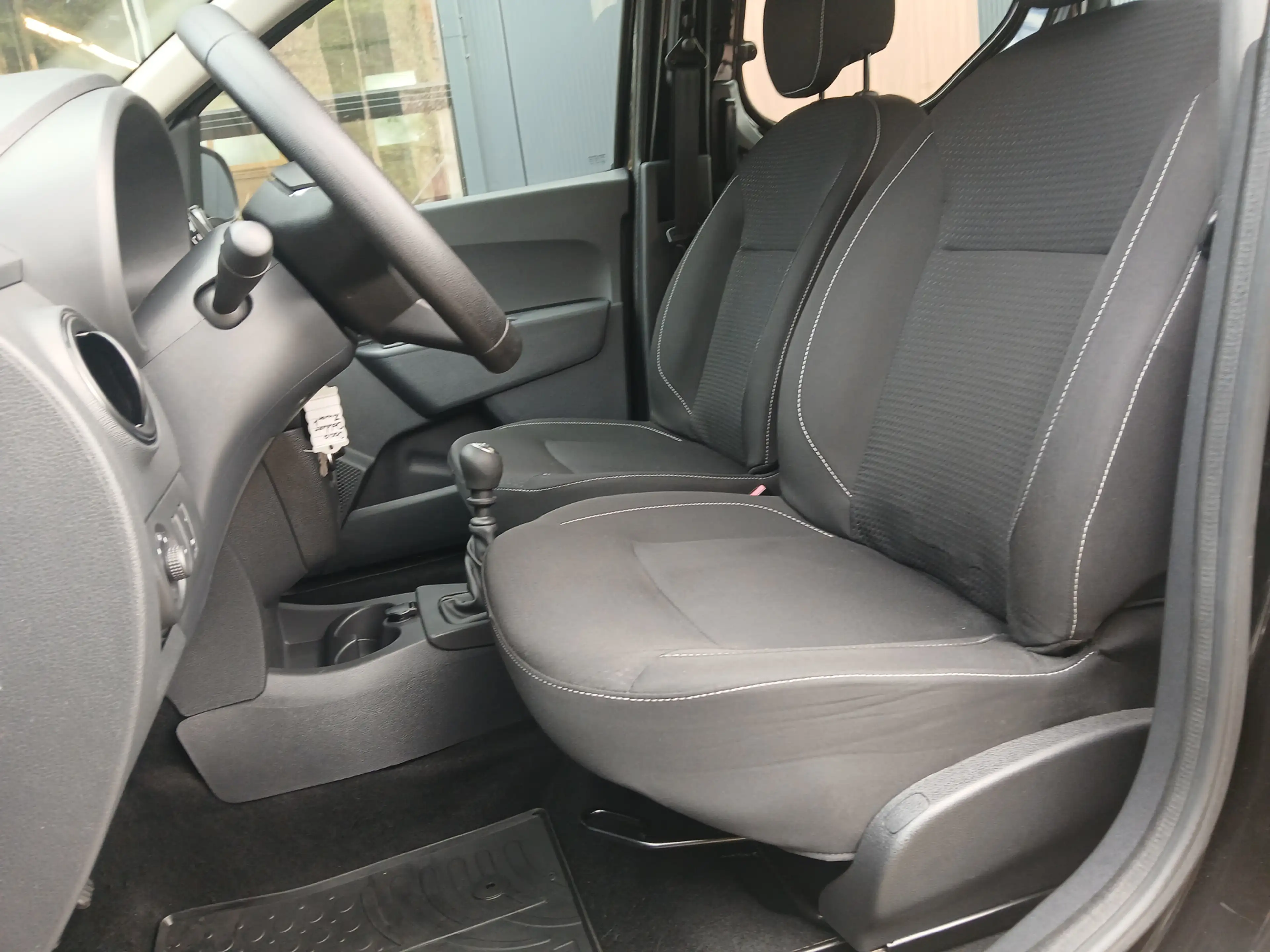 Dacia Dokker 1.3 TCe Ambiance / trekhaak / all season / navigat — photo 7