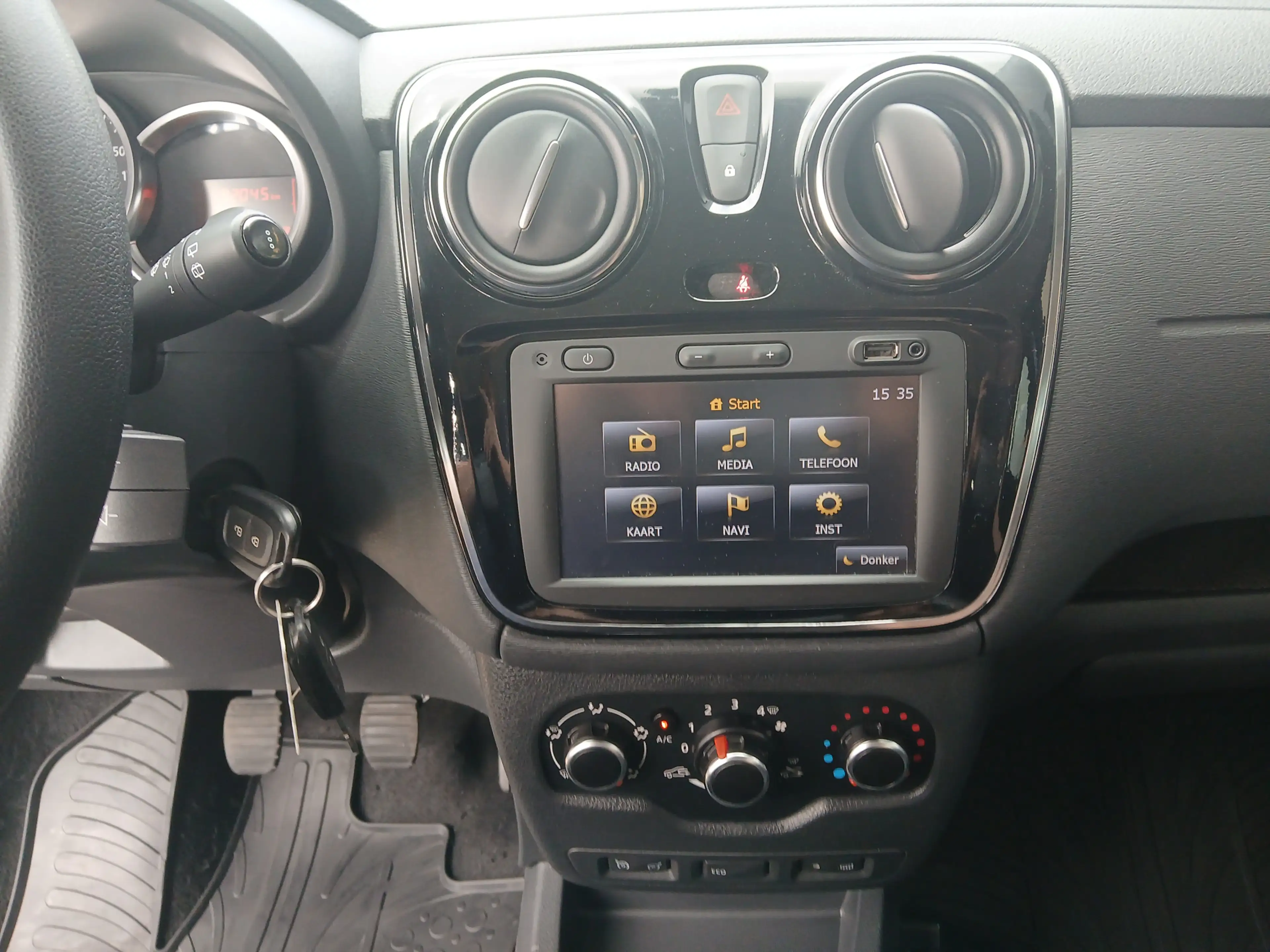 Dacia Dokker 1.3 TCe Ambiance / trekhaak / all season / navigat — photo 10