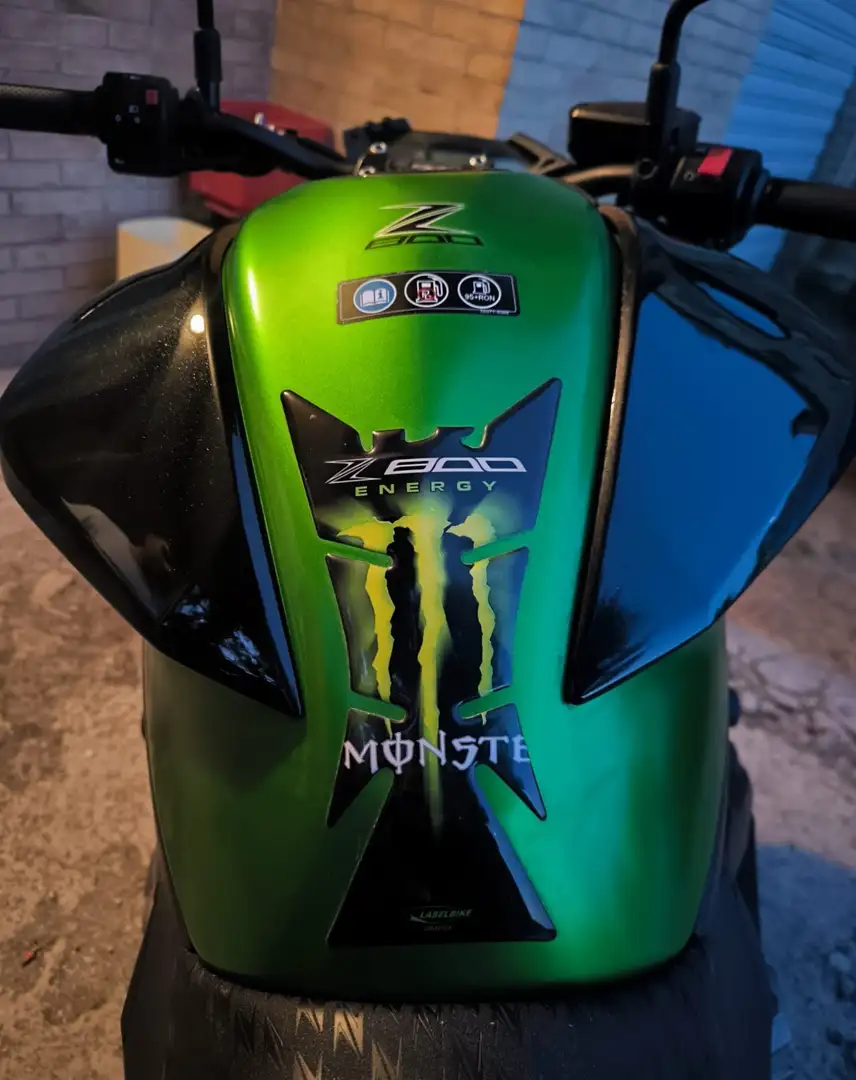 Kawasaki Z 800 Vert - 2