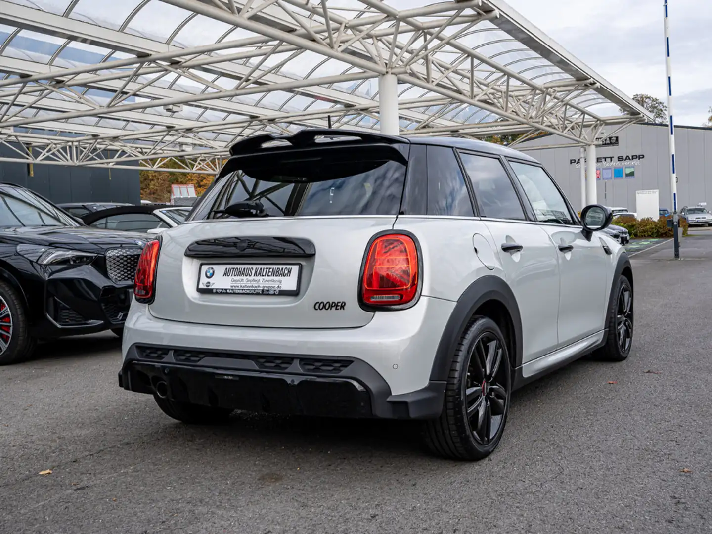 MINI Cooper JCW Trim FACEL. LED NAVI SHZ PDC KLIMA Silber - 2