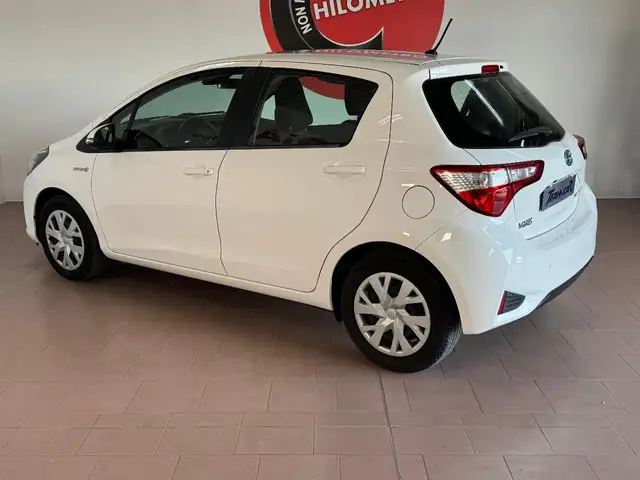 Toyota Yaris view 3