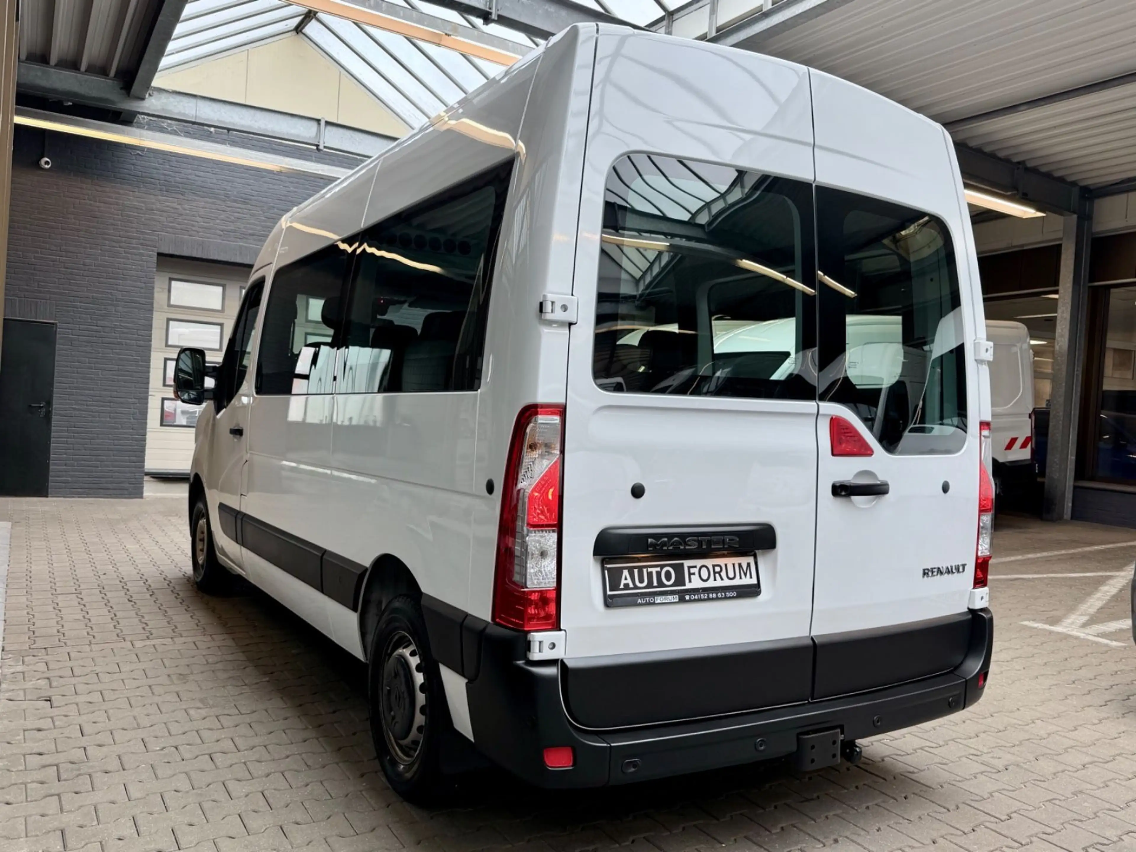 Renault Master 2.3 D L2H2 BUS 9-SITZE CAM PDC TEMPOMAT — photo 7