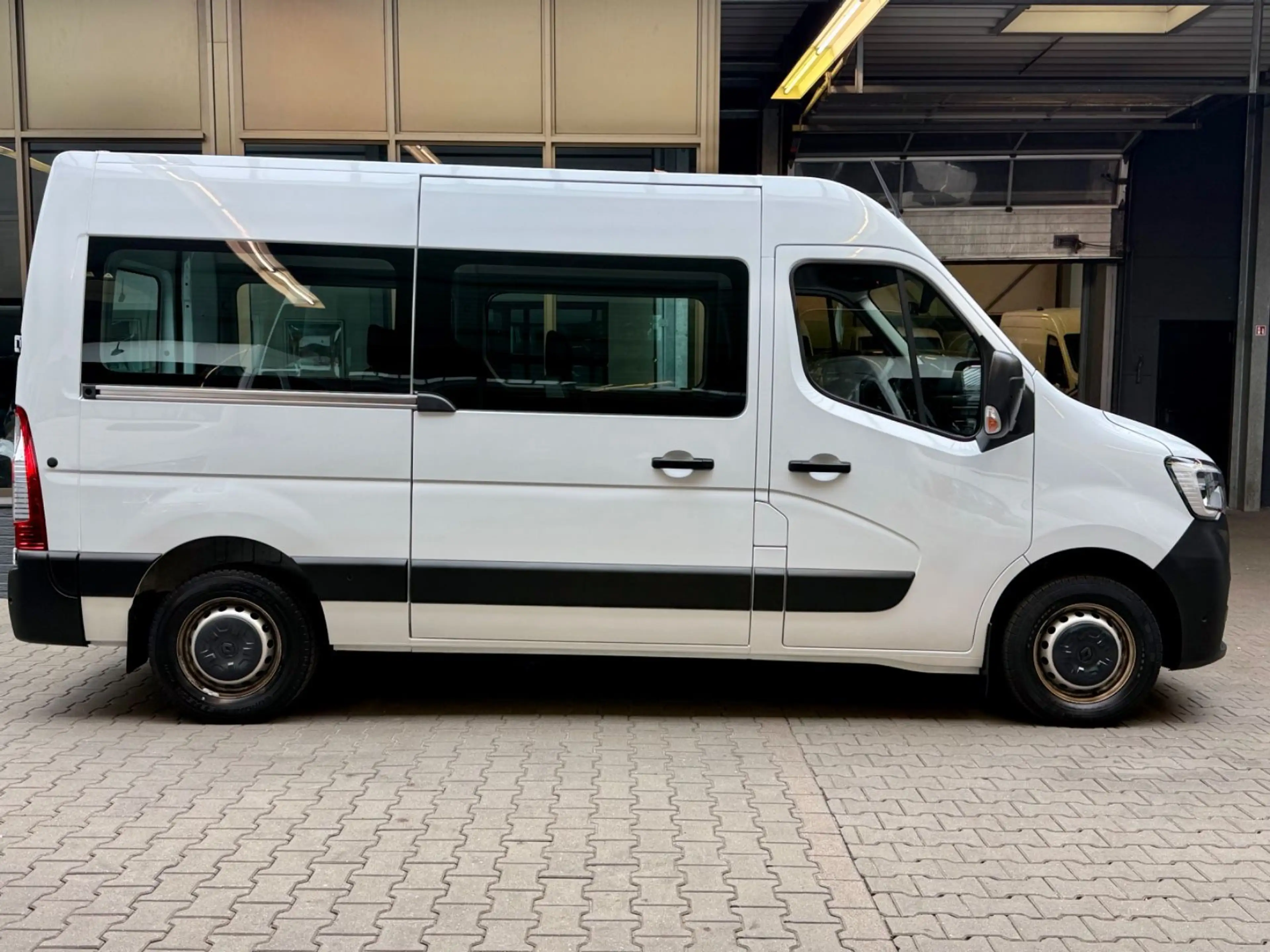 Renault Master 2.3 D L2H2 BUS 9-SITZE CAM PDC TEMPOMAT — photo 12