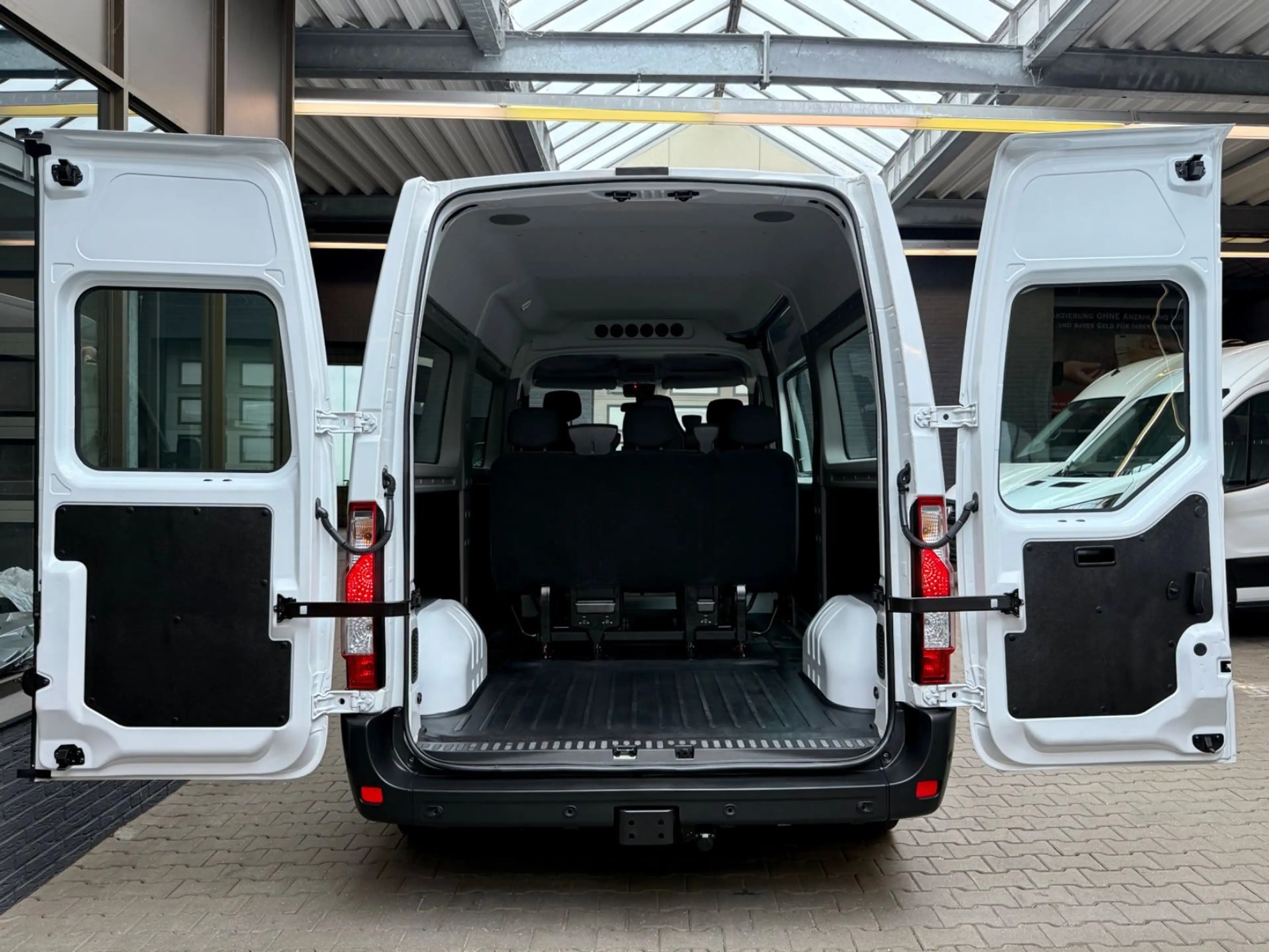 Renault Master 2.3 D L2H2 BUS 9-SITZE CAM PDC TEMPOMAT — photo 9