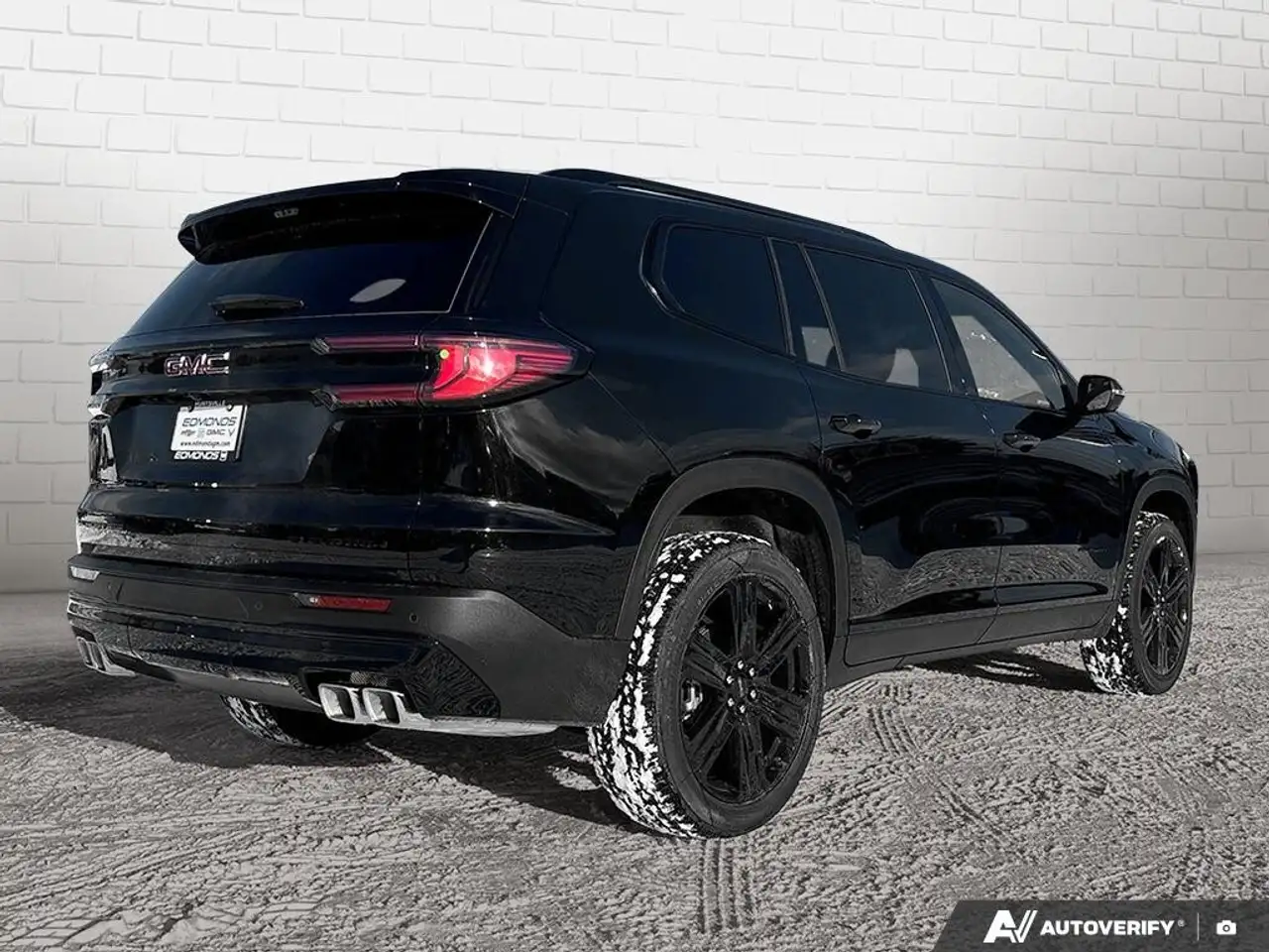 GMC Acadia снимка GMC Acadia