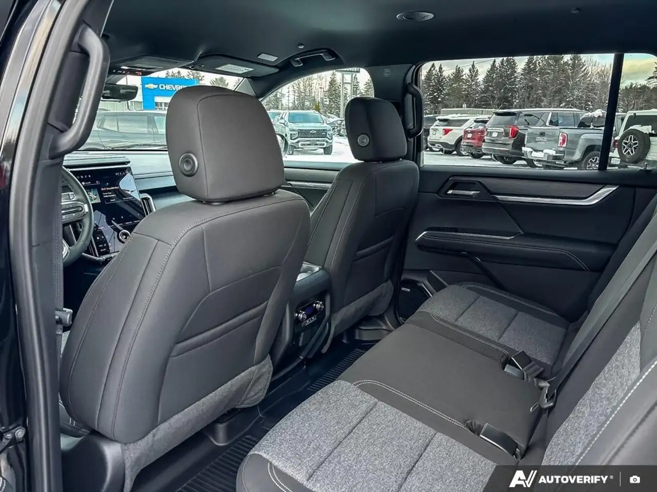 GMC Acadia снимка GMC Acadia