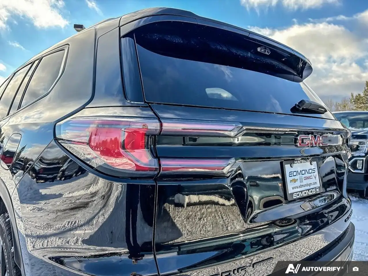 GMC Acadia снимка GMC Acadia