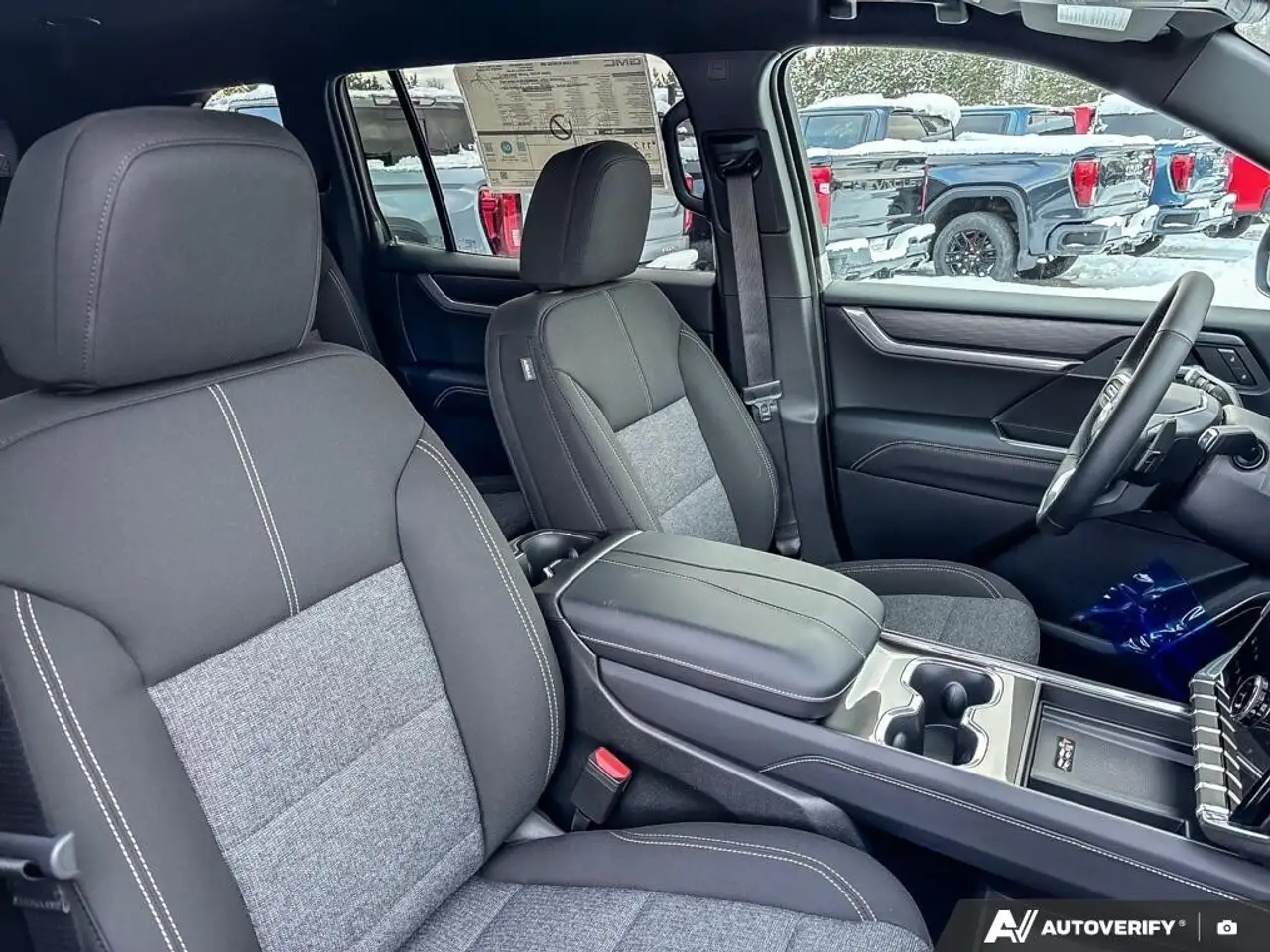 GMC Acadia снимка GMC Acadia
