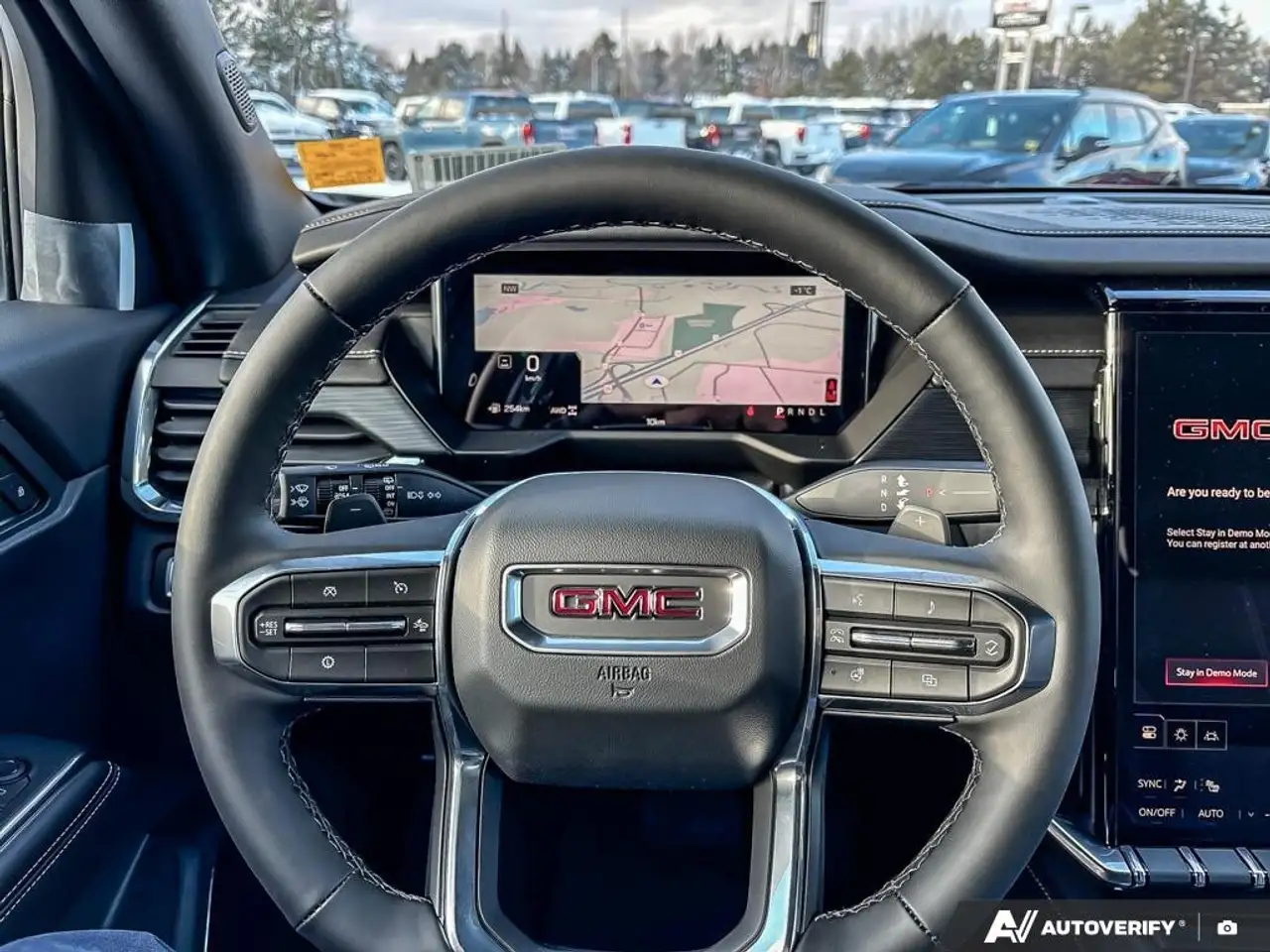 GMC Acadia снимка GMC Acadia