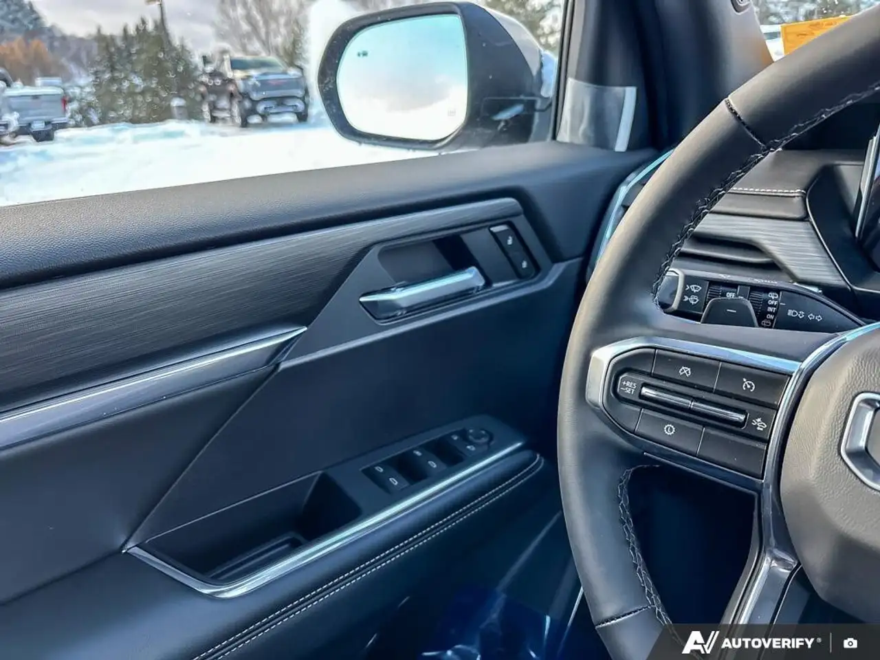 GMC Acadia снимка GMC Acadia