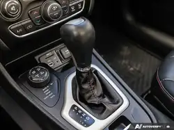 Jeep Cherokee снимка Jeep Cherokee