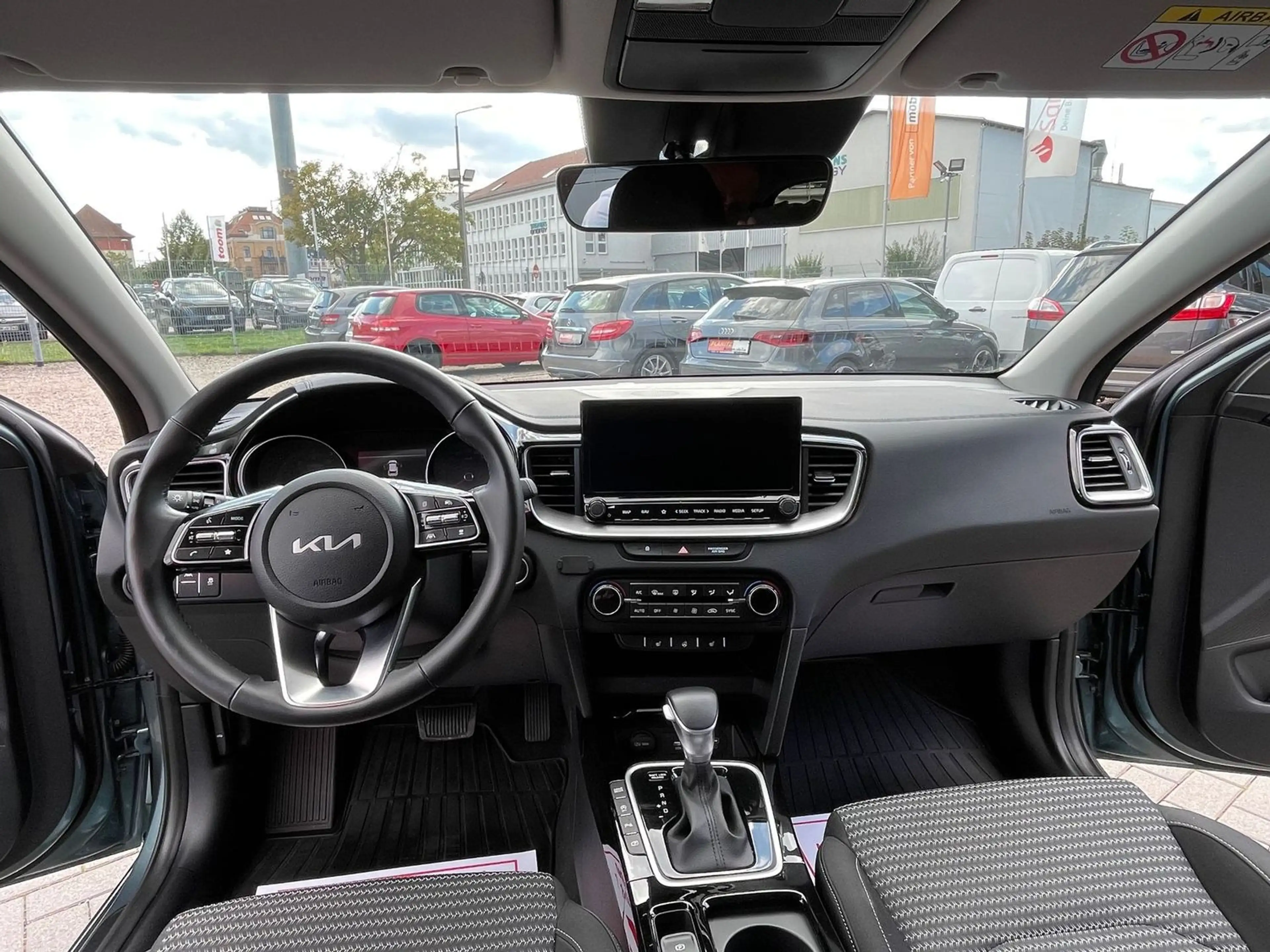 Kia Ceed / cee'd Ultimate Edition/AHK/Kamera/LED/Bluetooth/DAW/DAB — photo 9