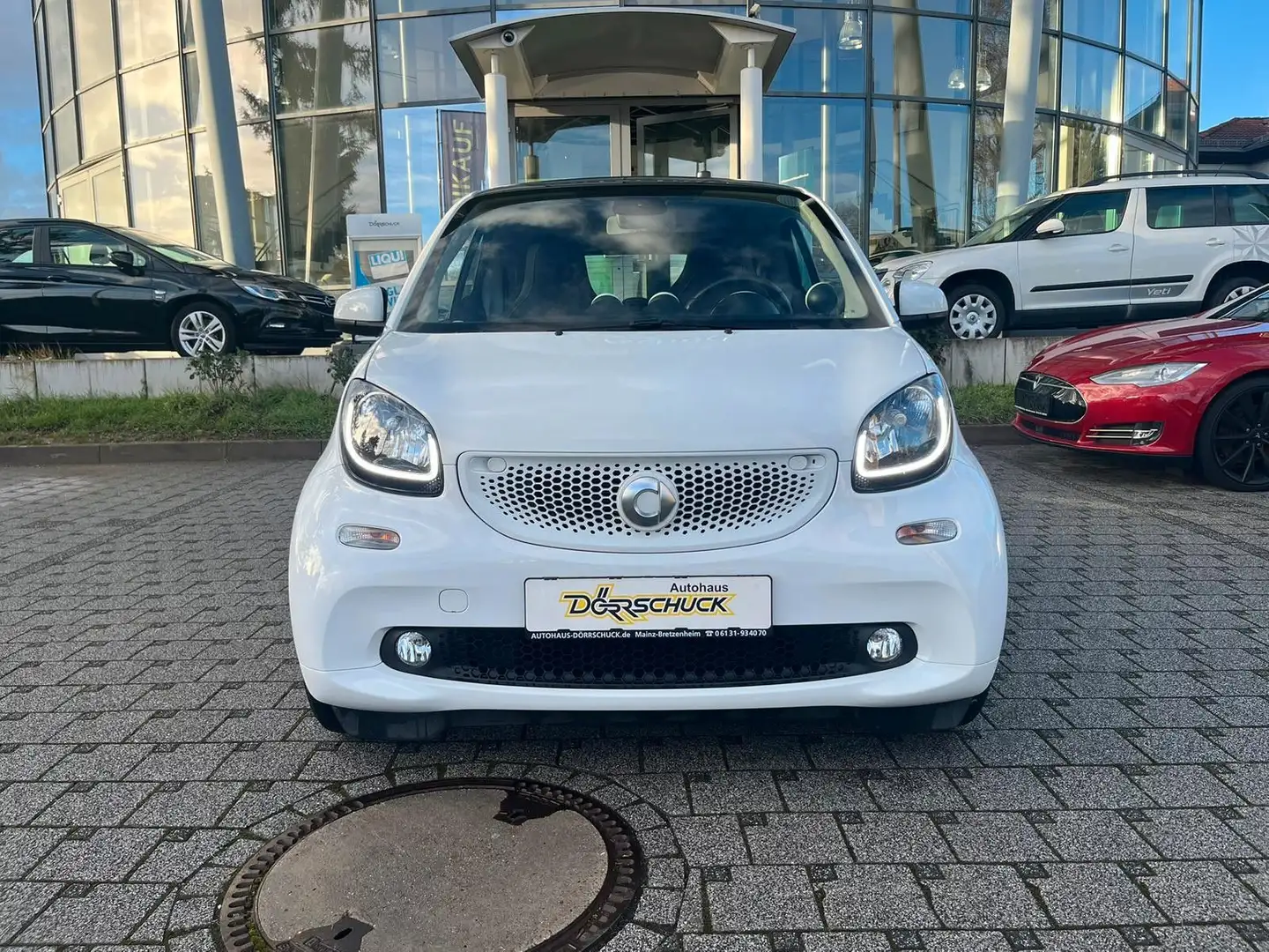 smart forTwo fortwo coupe. Leder. Navi. Temp. Panoramadach. Weiß - 2