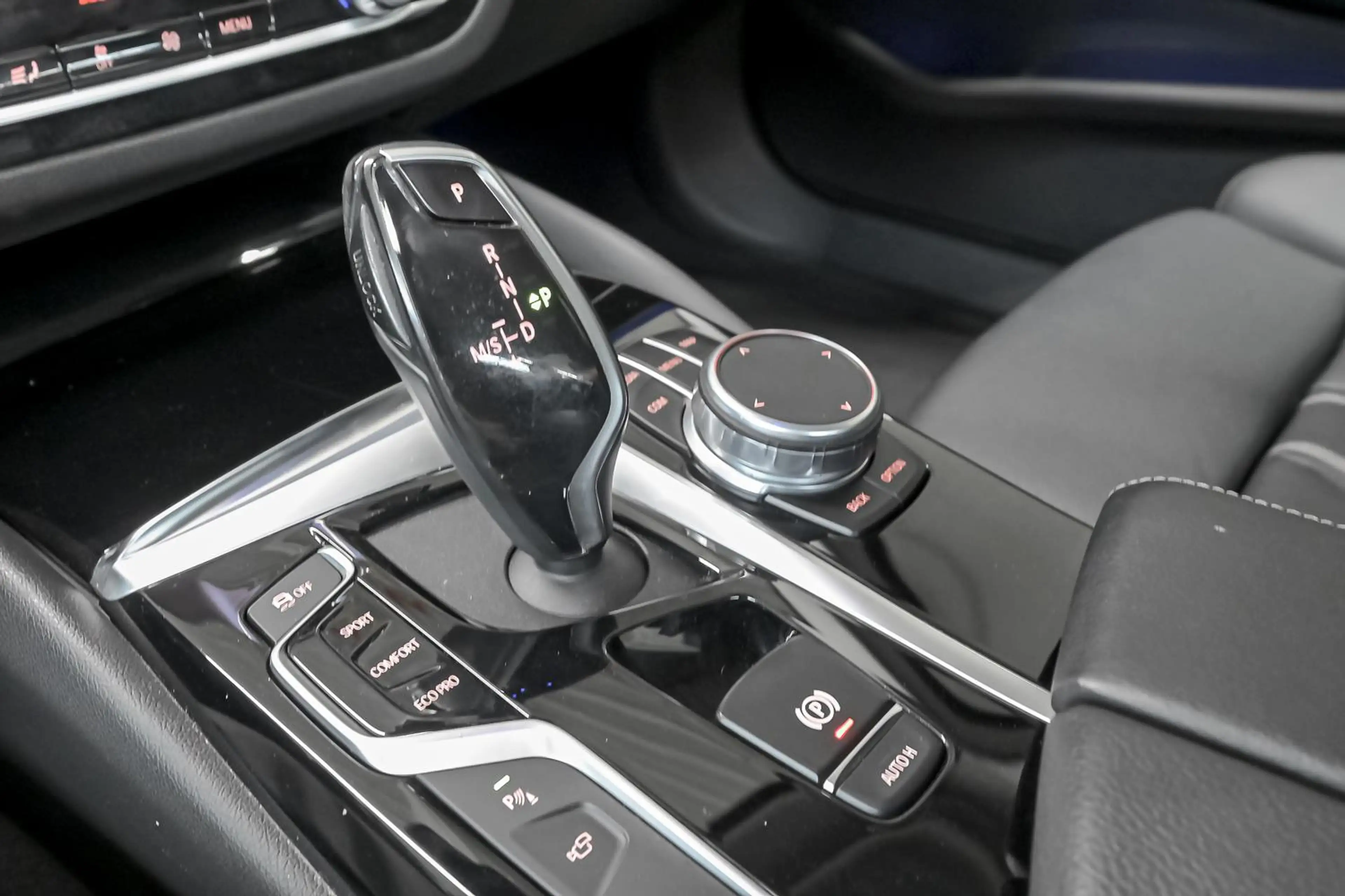 BMW 518 d Berline - 12mois/maand garantie — photo 11