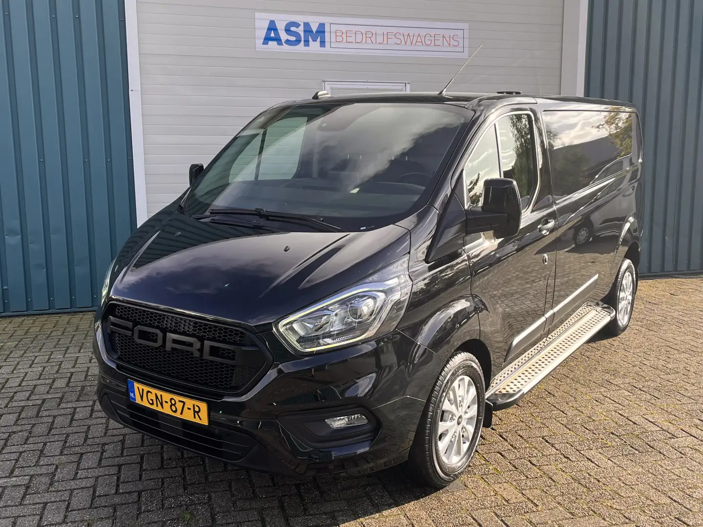 Ford Transit Custom 300 2.0 130Pk TDCI L2H1 Trend / Cruise / Airco / T Zwart - 2