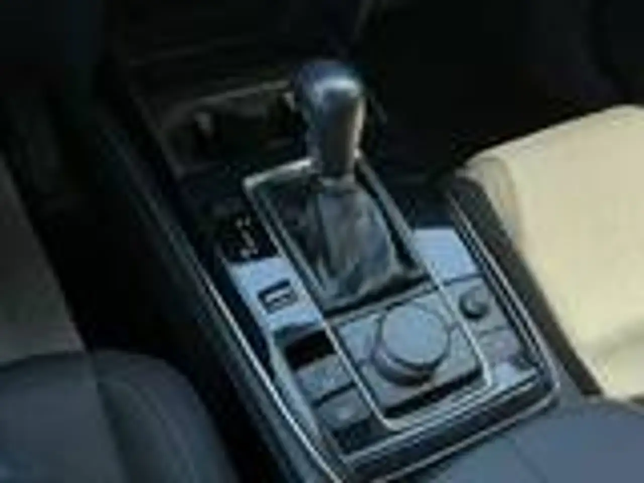 Mazda CX-30 photo Mazda CX-30