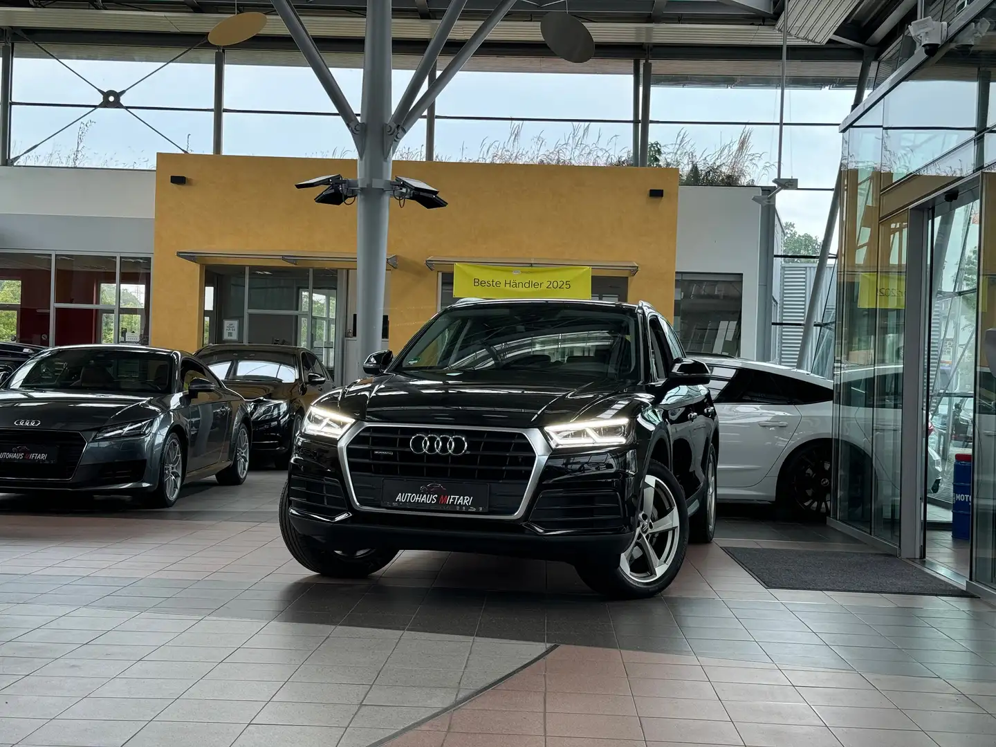Audi Q5 40 TDI quattro LED Kamera 20" Navi MMI Connect Schwarz - 1