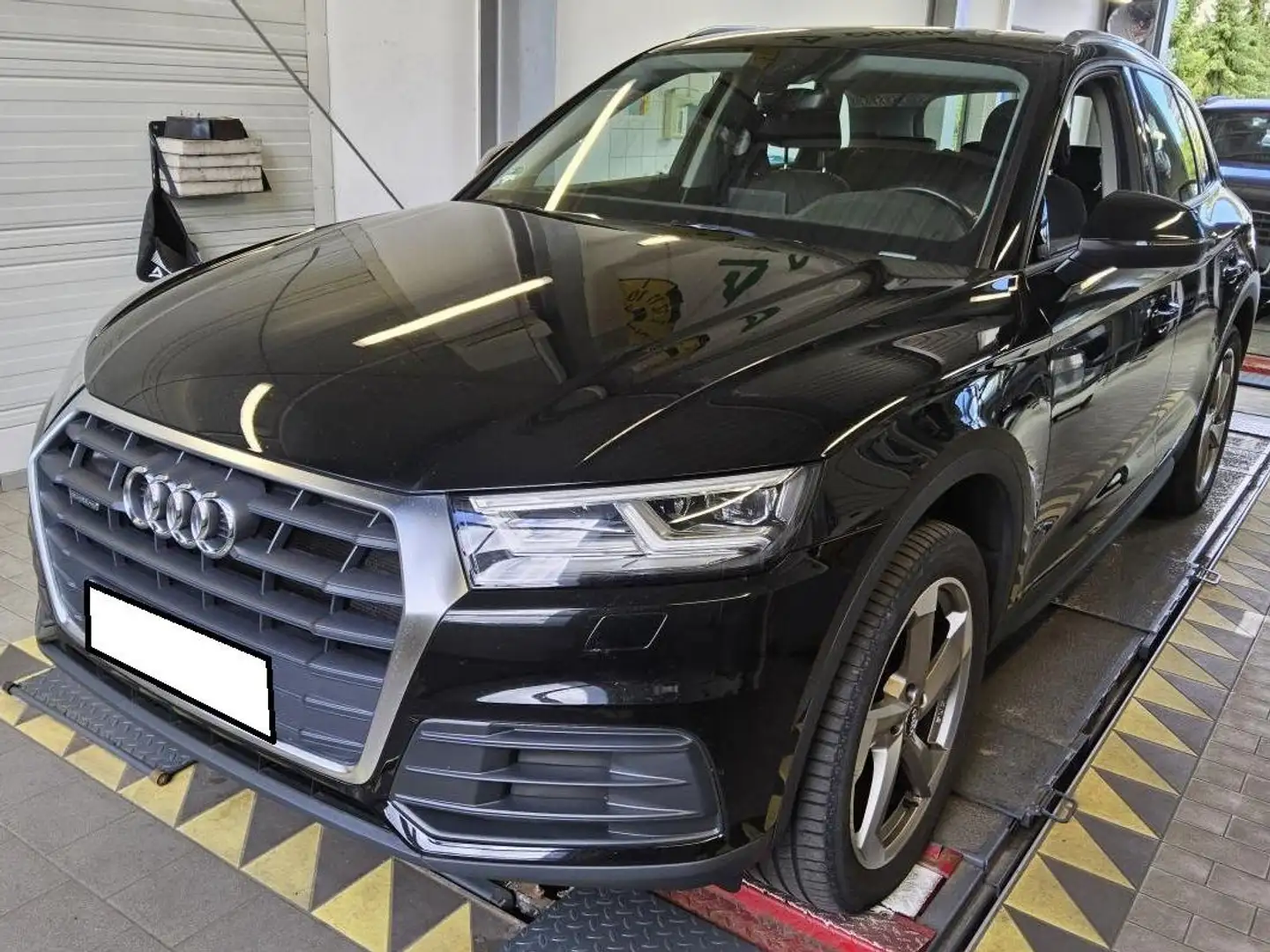 Audi Q5 40 TDI quattro LED PDC Kamera 20" Navi MMI Connect Schwarz - 1