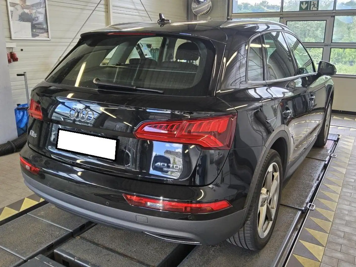 Audi Q5 40 TDI quattro LED PDC Kamera 20" Navi MMI Connect Schwarz - 2
