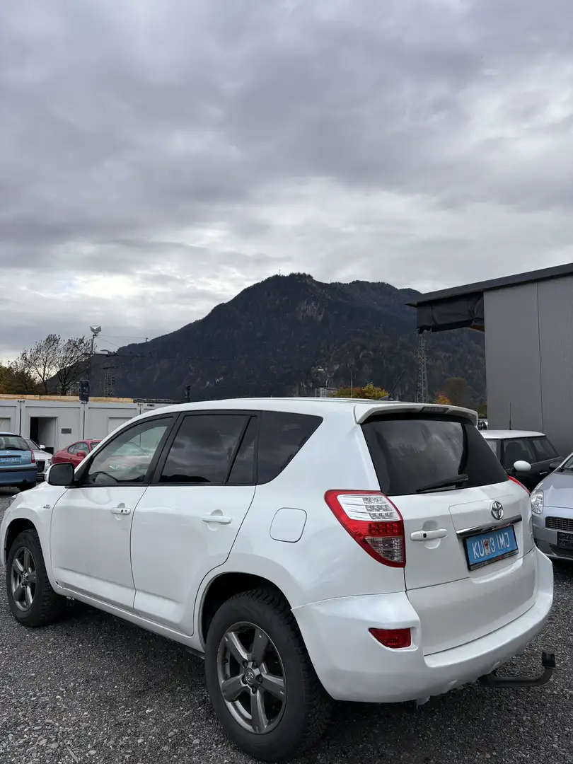 Toyota RAV 4 RAV4 2,2 D-4D 150 D-CAT 4WD Executive Aut. - 2