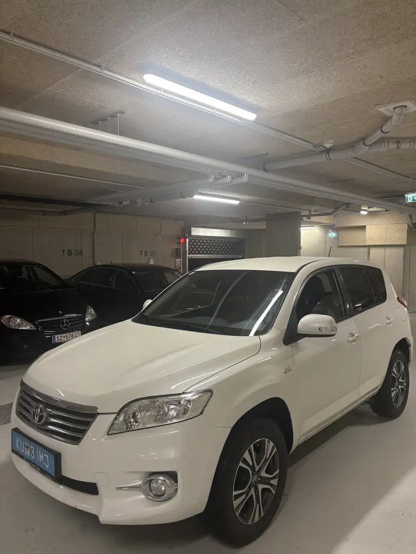 Toyota RAV 4 RAV4 2,2 D-4D 150 D-CAT 4WD Executive Aut. - 1