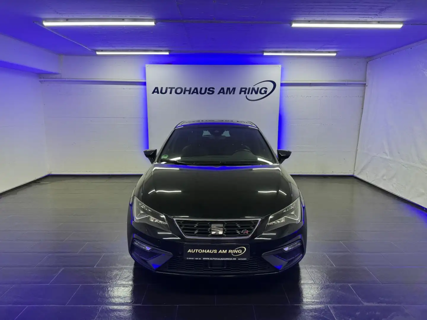 SEAT Leon FR Aut BEATS PANO VRTUAL SPUR APPLE ACC CAM Zwart - 1