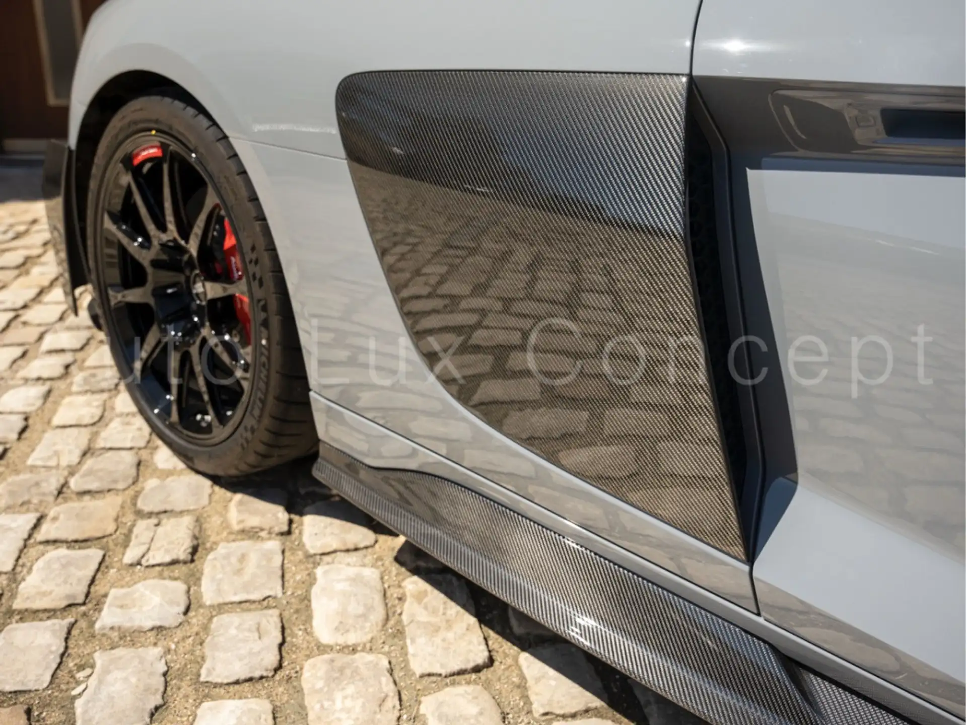 아우디 R8 V10 5.2 FSI 2023 화이트 사진 7