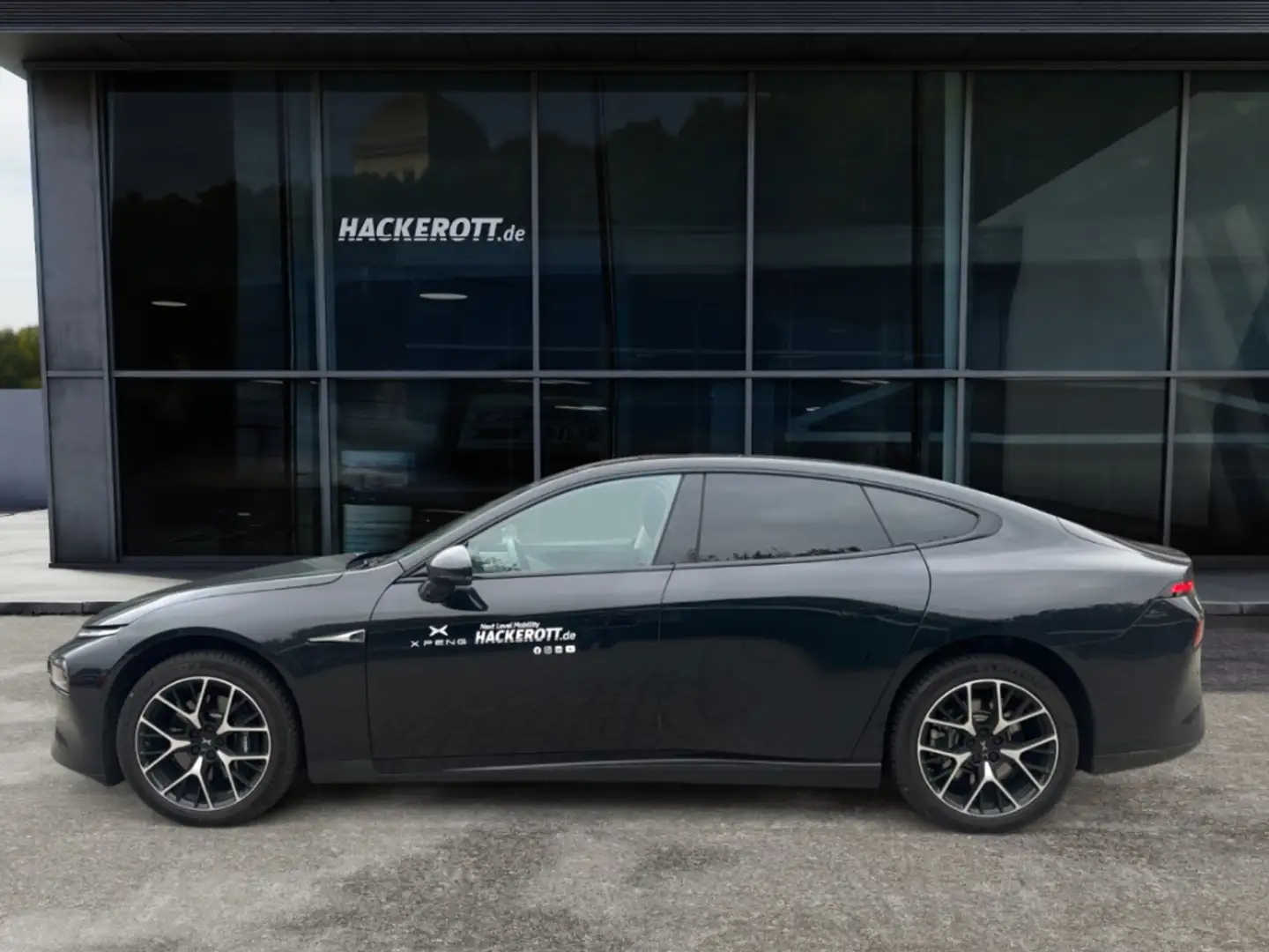 Xpeng P7 AWD Performance SHZ Memory Sitze ACC El. Heckklapp Schwarz - 2
