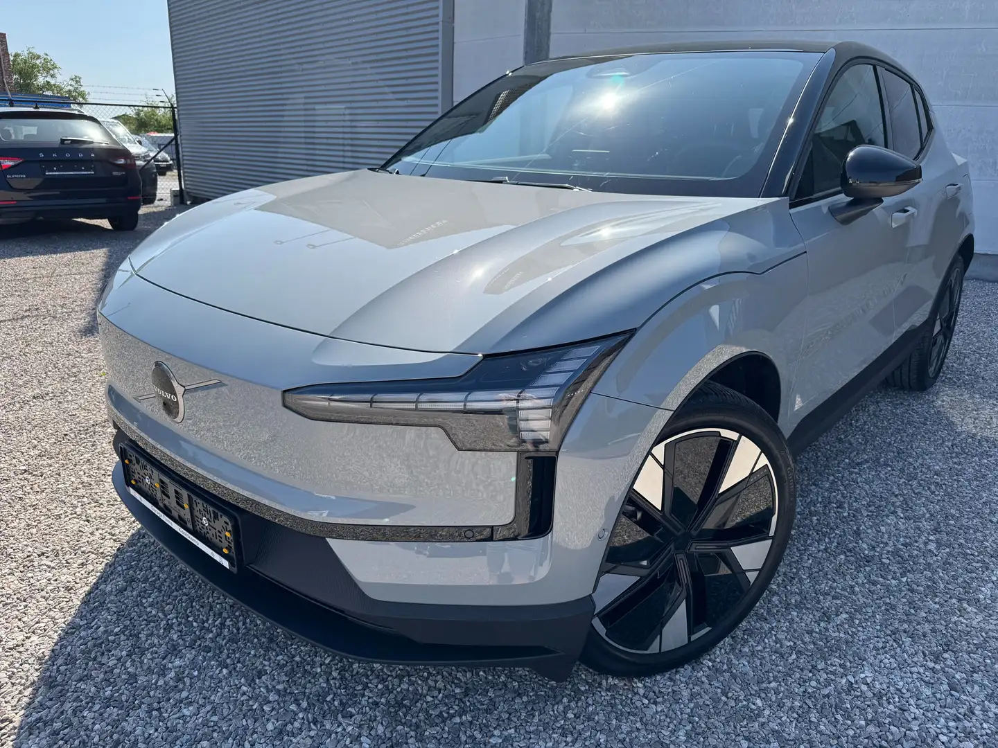 Volvo EX30 69 kWh RWD Single Motor Extended Range FULL OPTION Gris - 1