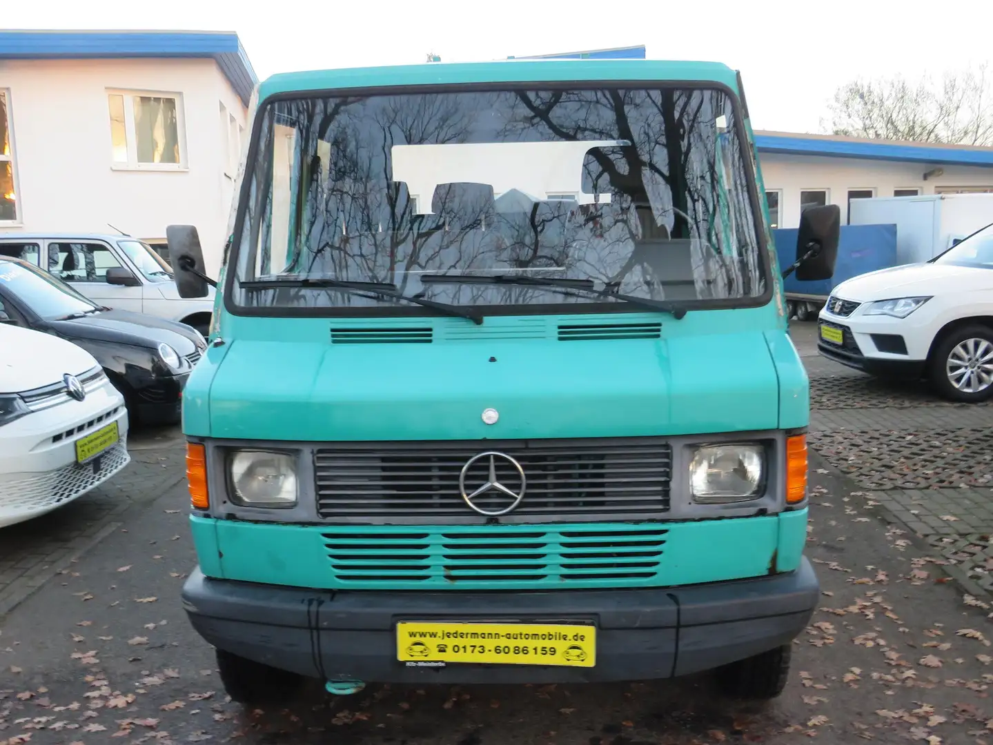 Mercedes-Benz 208 Pritsche / Plane / Doka /7 Sitzer Grün - 2