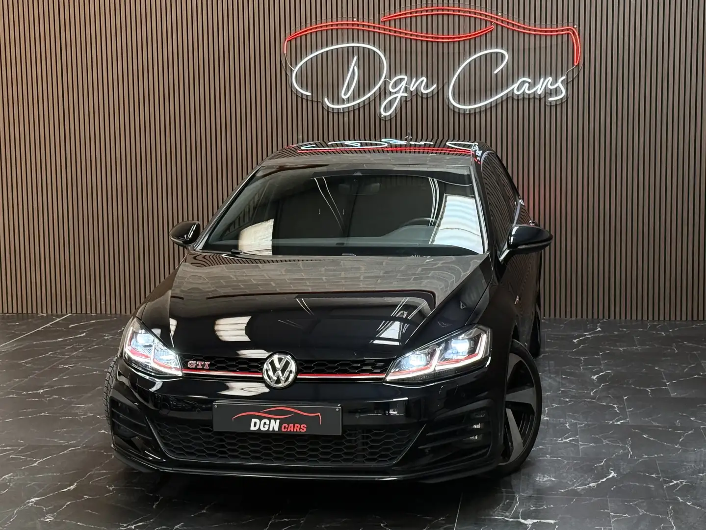 Volkswagen Golf GTI Golf 2.0 TSI Performance DSG Zwart - 1