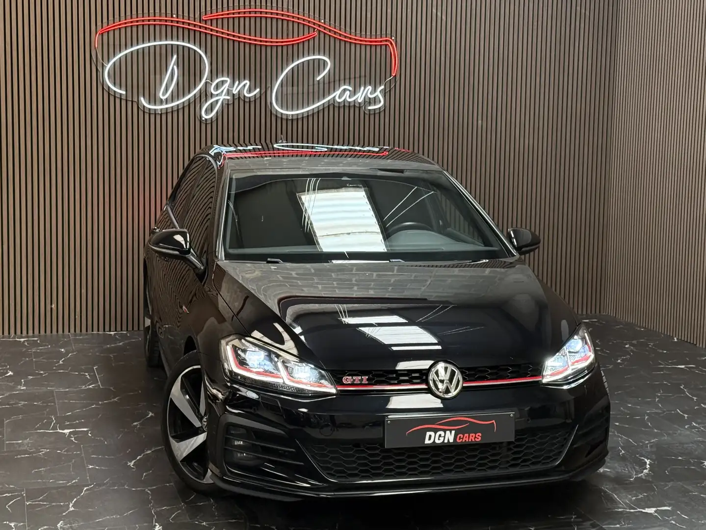 Volkswagen Golf GTI Golf 2.0 TSI Performance DSG Zwart - 2