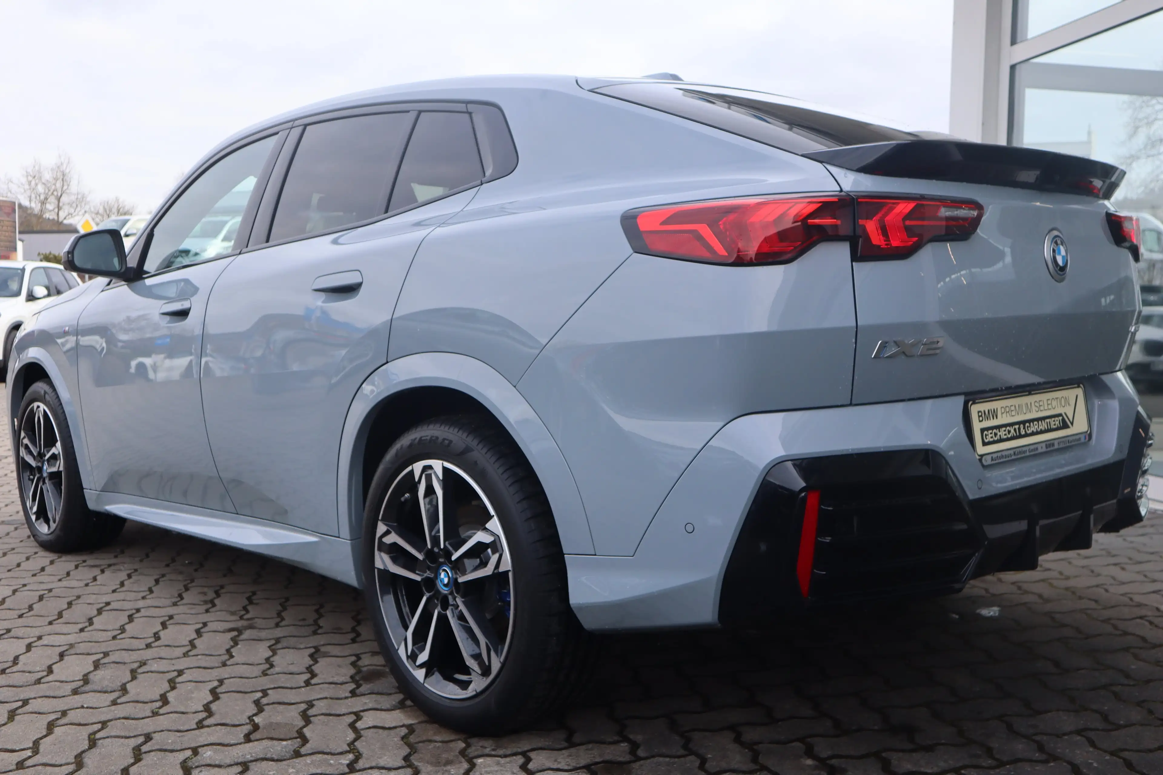 BMW iX2 eDrive20 — photo 3