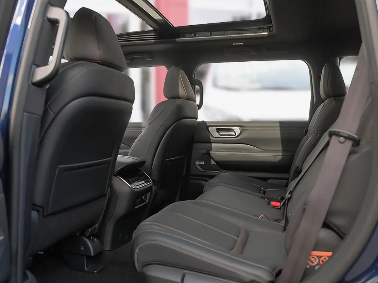 Nissan Armada снимка Nissan Armada