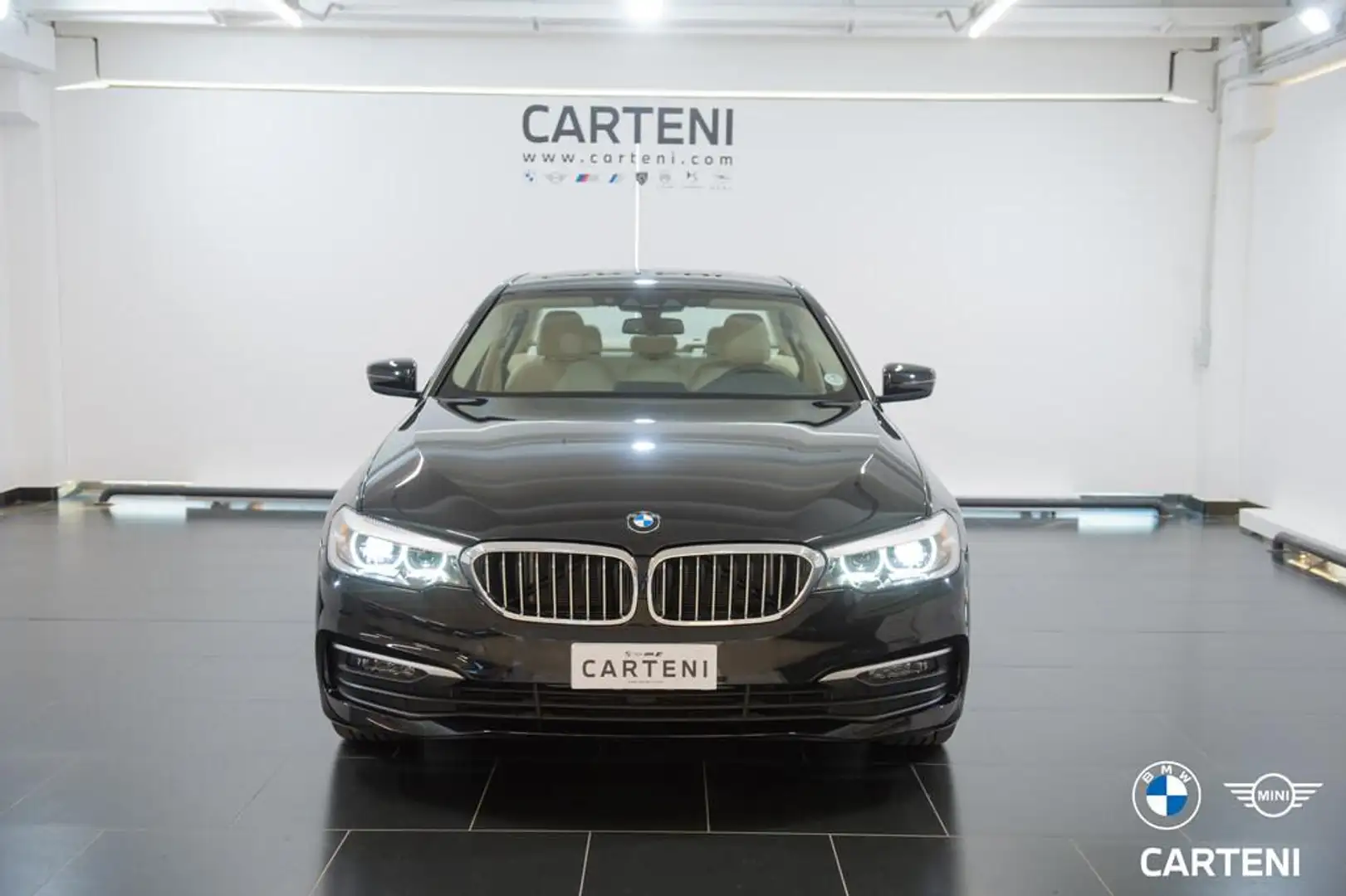 BMW 520 i Business auto Nero - 2