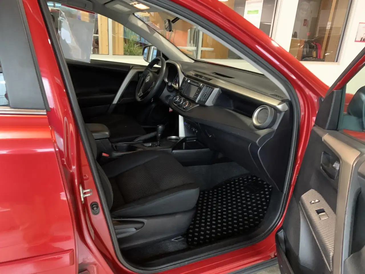 Toyota RAV 4 снимка Toyota RAV 4