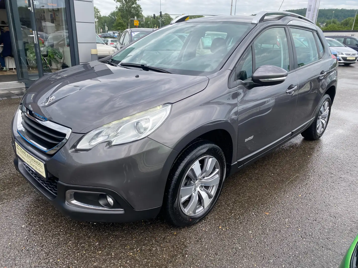 Peugeot 2008 1.6 16V BusinessLine Navi Einparkhilfe Sitzheizung Šedá - 1