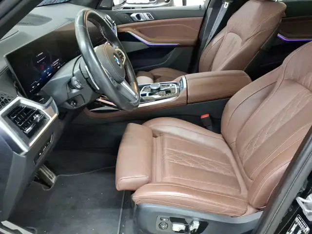 BMW X7 view 7