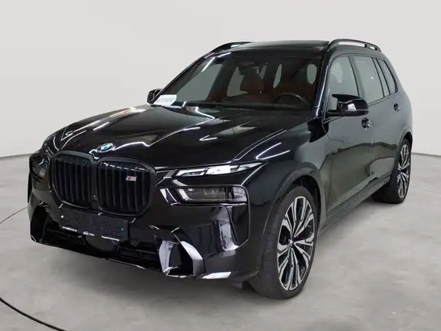 BMW X7 view 2