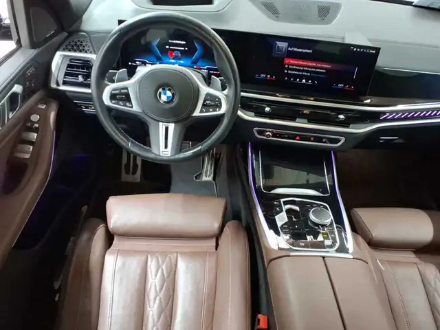 BMW X7 view 10