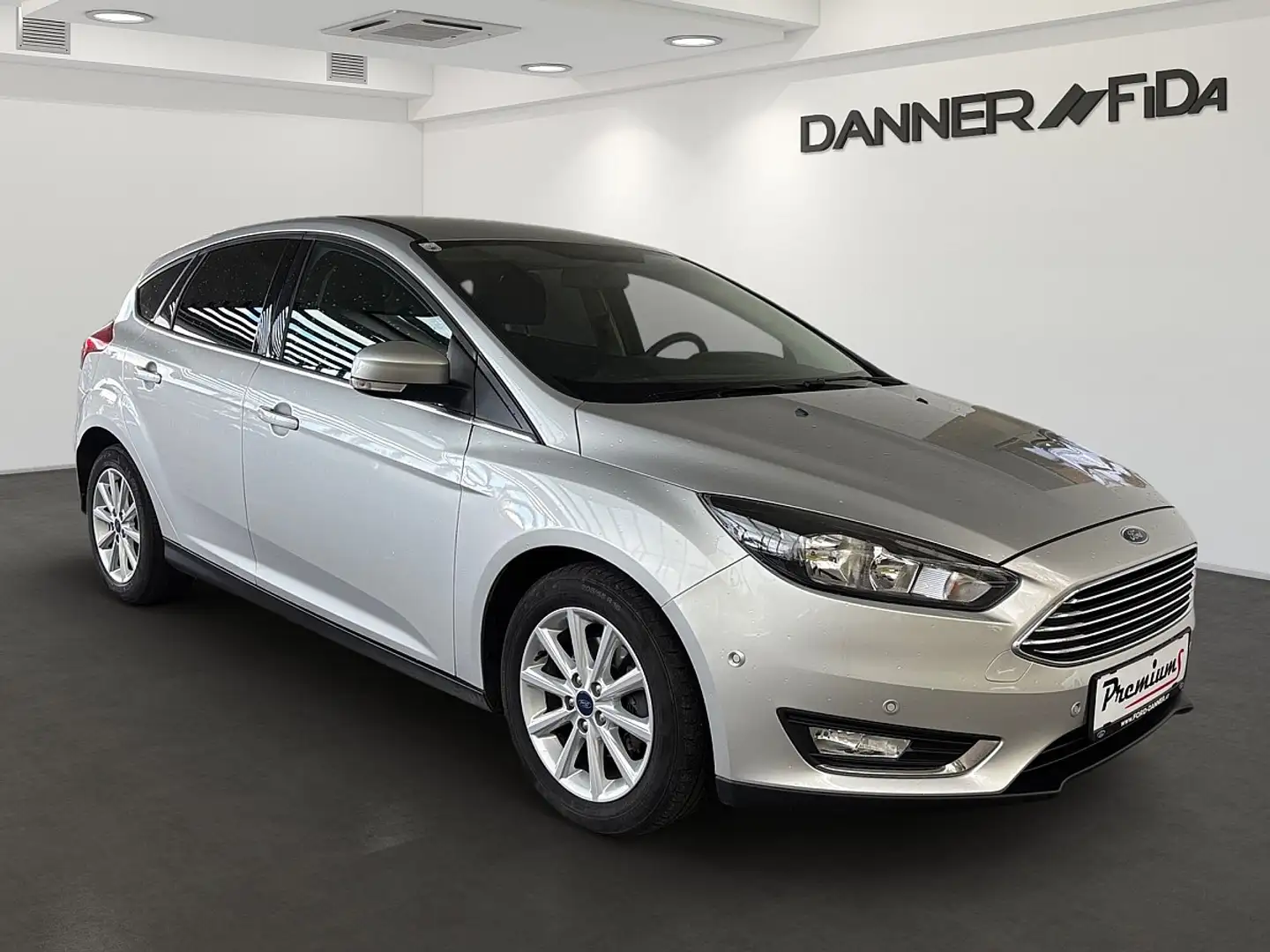 Ford Focus 95PS 1,5 TDCi Titanium Zilver - 2