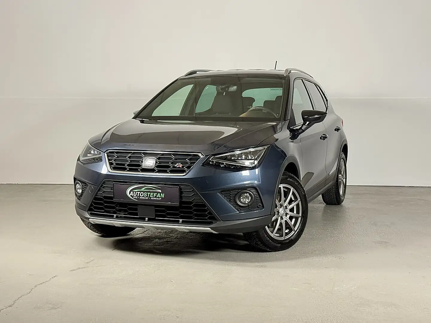 SEAT Arona 1,0 Eco TSI FR NAVI / DIGITALTACHO / KAMERA Grau - 1